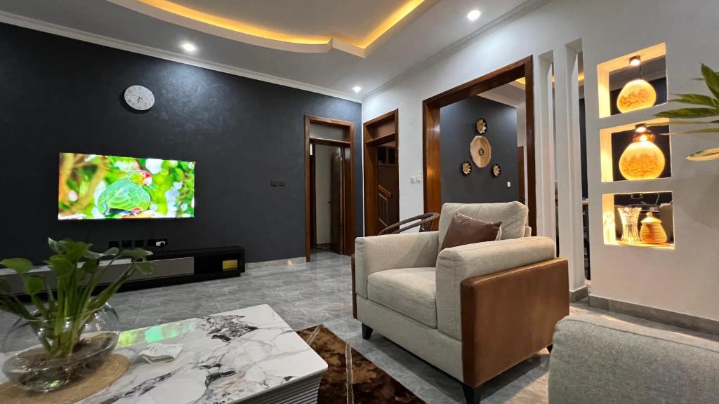 6-Bedroom House for Sale in Gacuriro, Kigali | WeP... photo 4