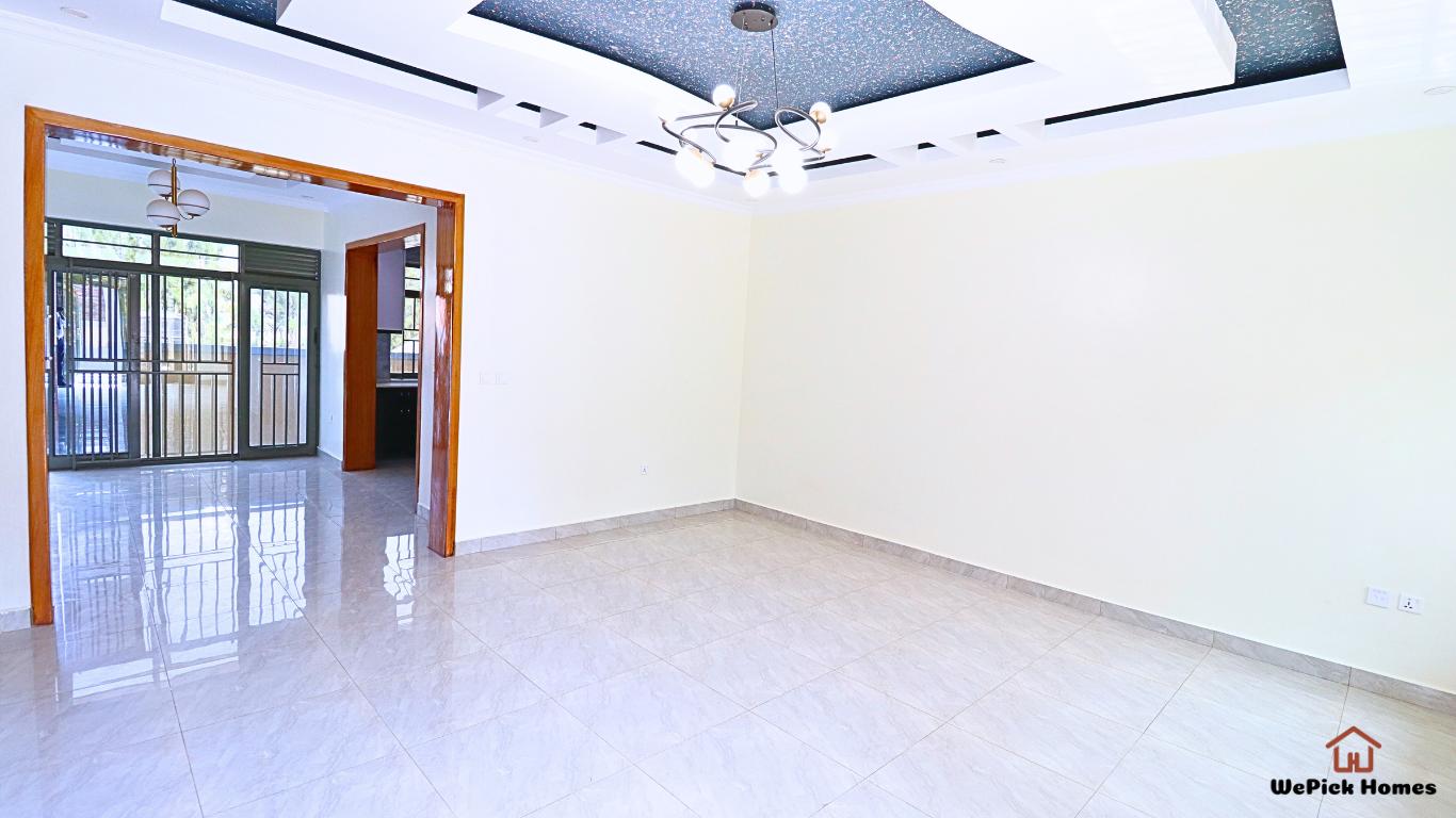 Elegant Three-Story, Six Bedroom House for Sale in... photo 4