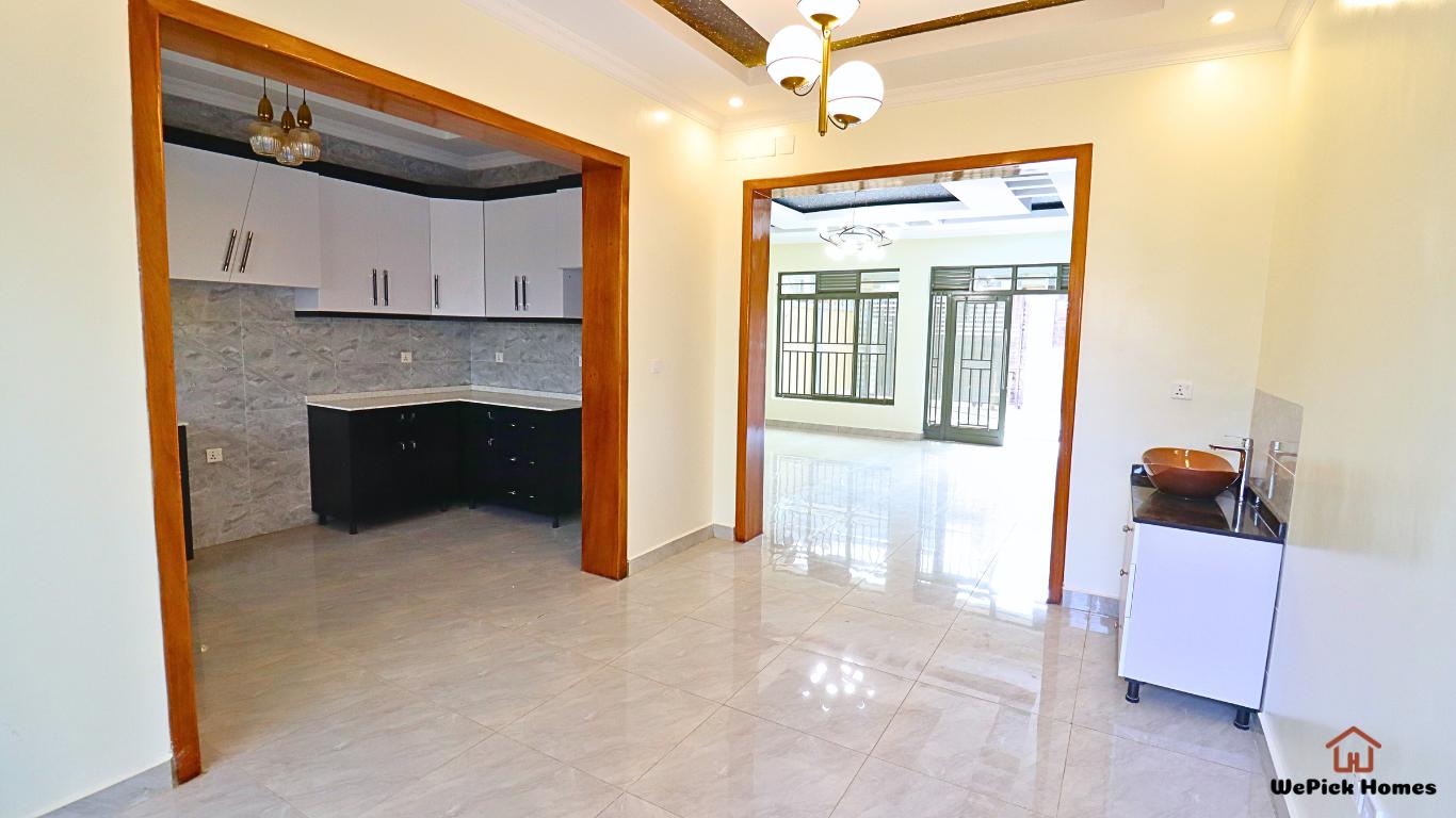 Elegant Three-Story, Six Bedroom House for Sale in... photo 5