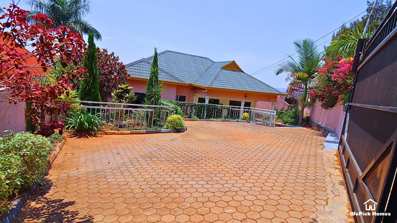 3-Bedroom House for Rent in Kacyiru, Kigali | WePi... photo 3