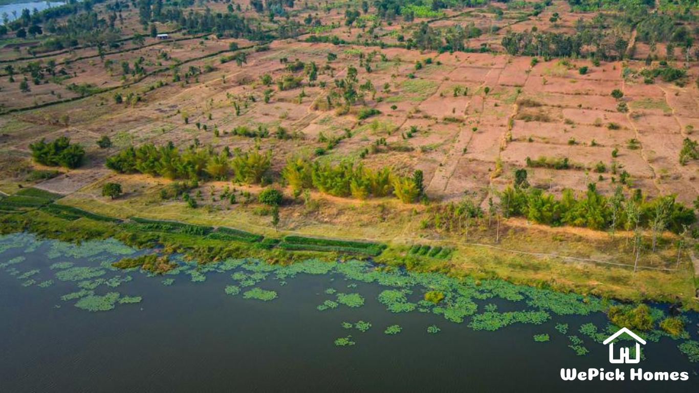 Lakefront Agricultural Land For Sale in Bugesera, ...
