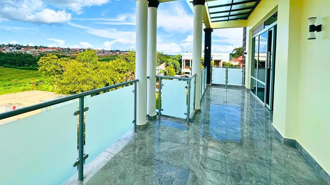 7-Bedroom House for Sale in Kicukiro, Kigali | WeP... photo 3