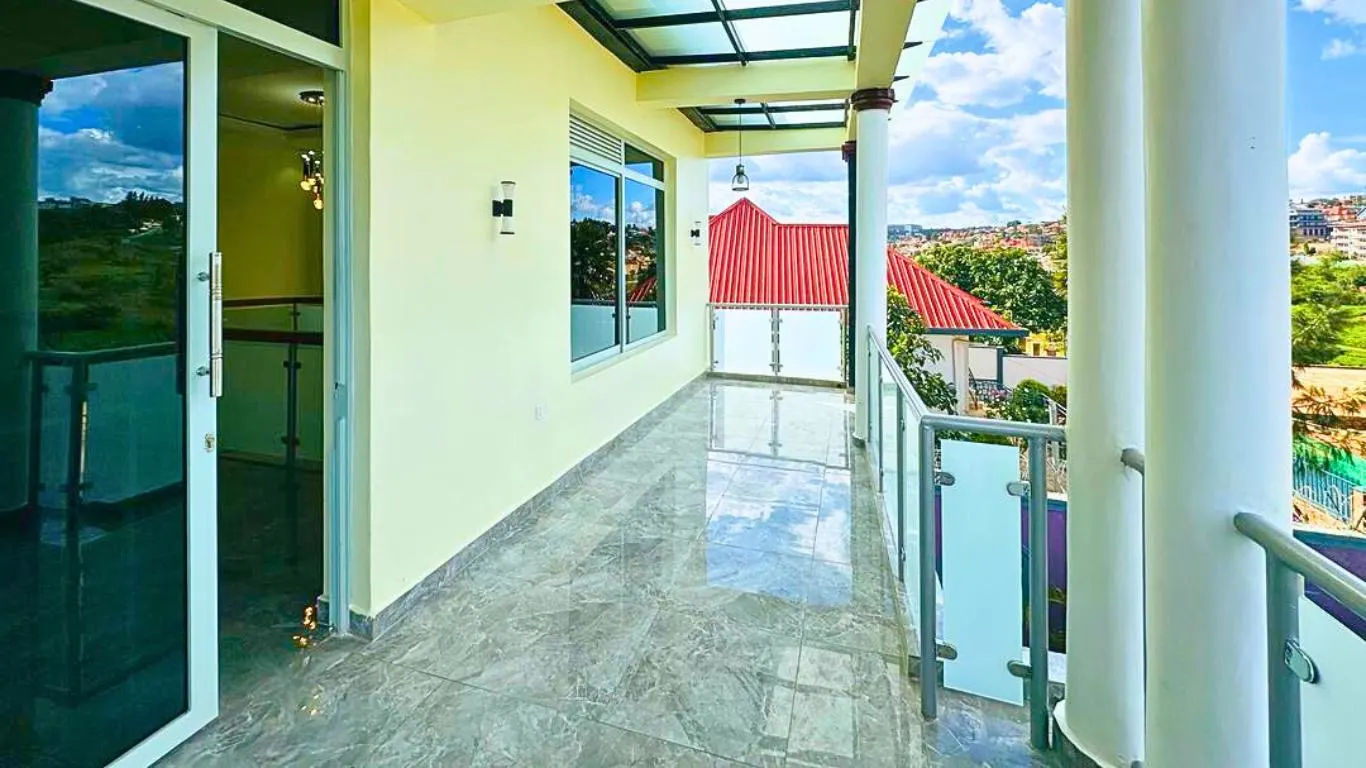 7-Bedroom House for Sale in Kicukiro, Kigali | WeP... photo 4