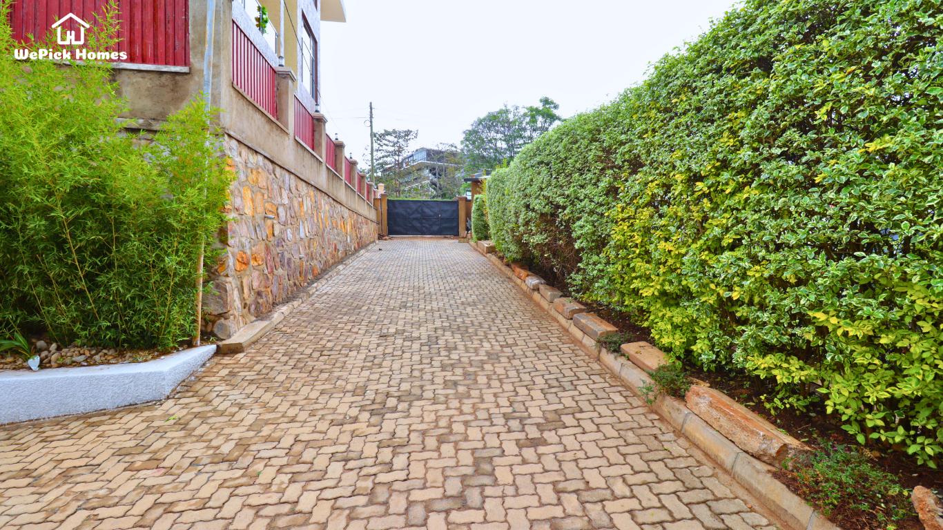 8-Bedroom House for Rent, Daily, Weekly, and Monthly in Kacyiru | WePick Homes Real Estate.